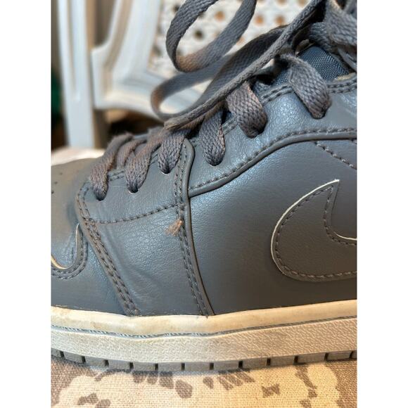 Nike‎ Air Jordan 1 Mid Cool Grey Men's Basketball Shoes-554724-031 (Size 7) - Picture 3 of 10